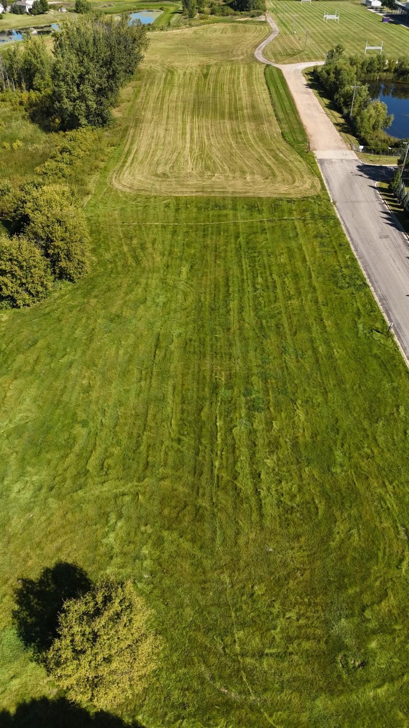 1801 Pryor Ave N, Glencoe, MN 55336