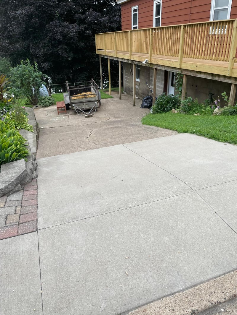 1004 S 2nd St, Alma, WI 54610