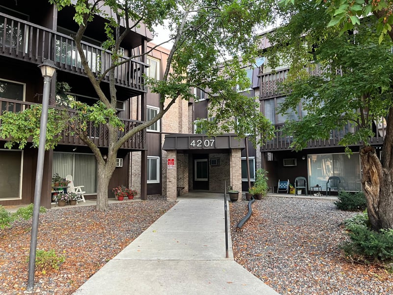 4207 Lakeside Ave N #340, Brooklyn Center, MN 55429