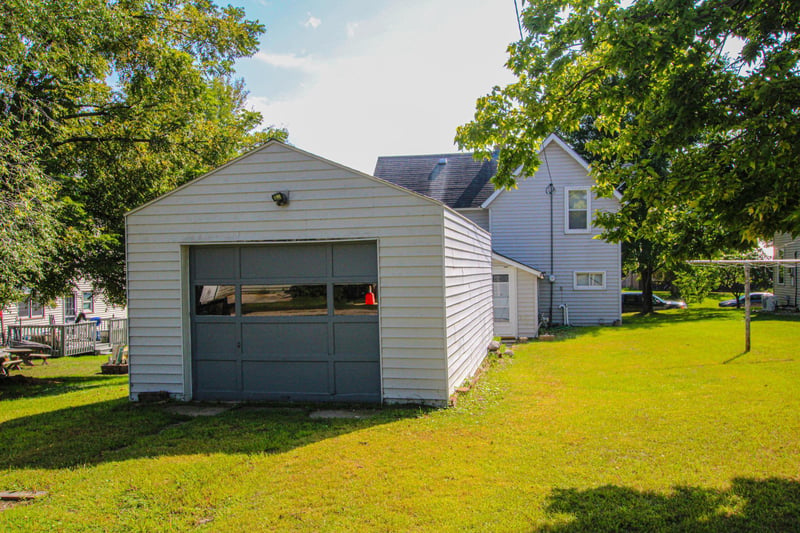 204 W 2nd St, Starbuck, MN 56381