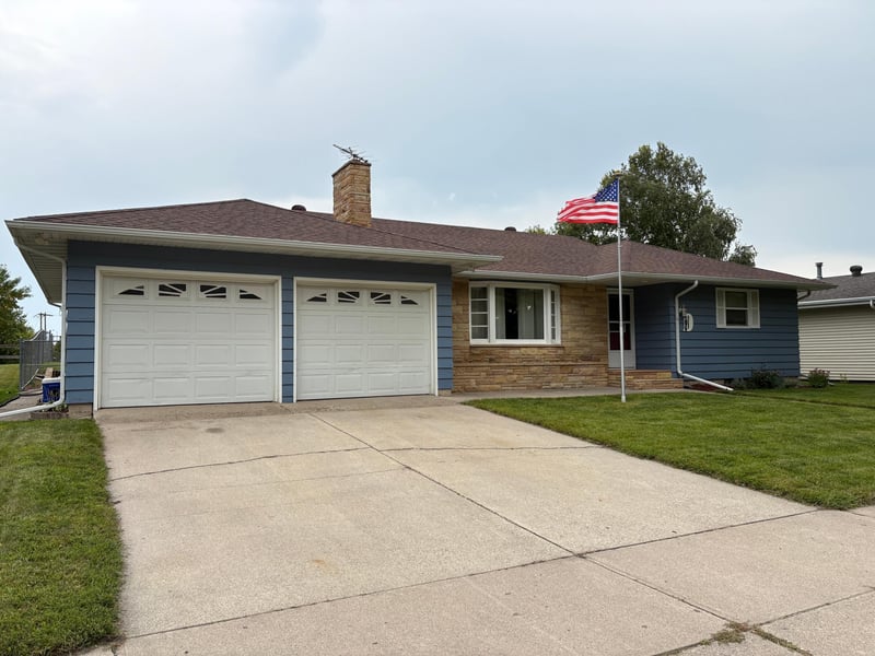 406 8th St, Hawley, MN 56549