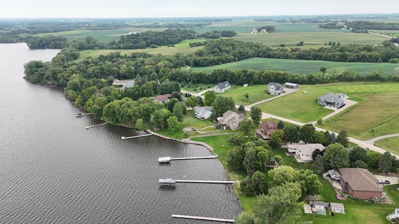 411X Wells Lake Ct Dr, Faribault, MN 55021