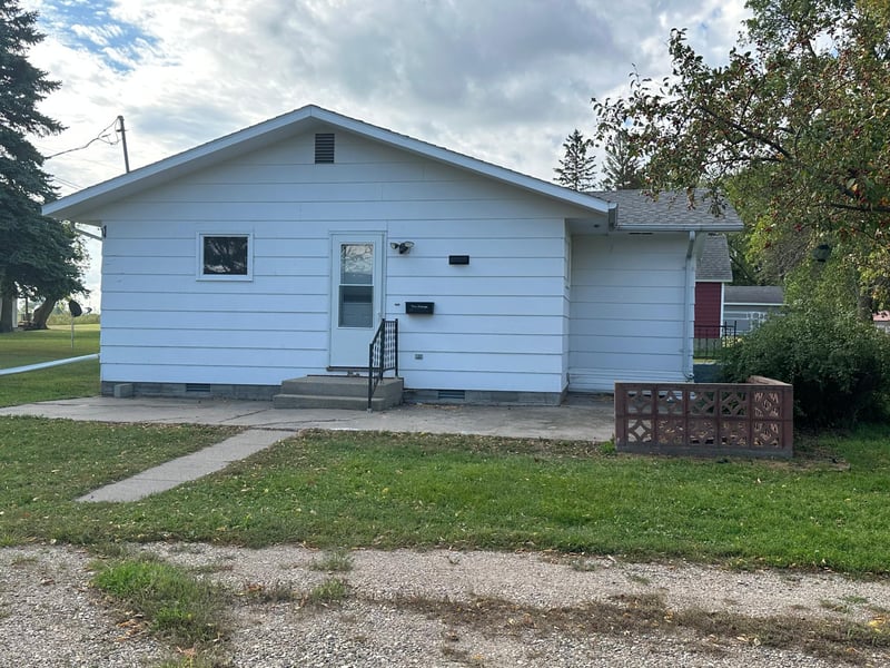 1512 3rd St, Waubun, MN 56589