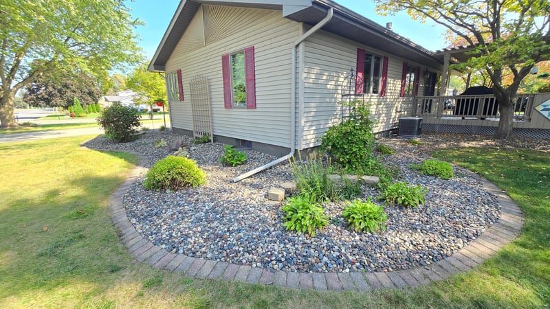 277 3rd St SW, Blooming Prairie, MN 55917