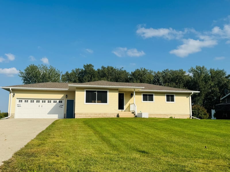 261 15th Ln NE, Benson, MN 56215