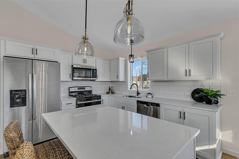 31146 Terra Vista Ln, Rockville, MN 56301
