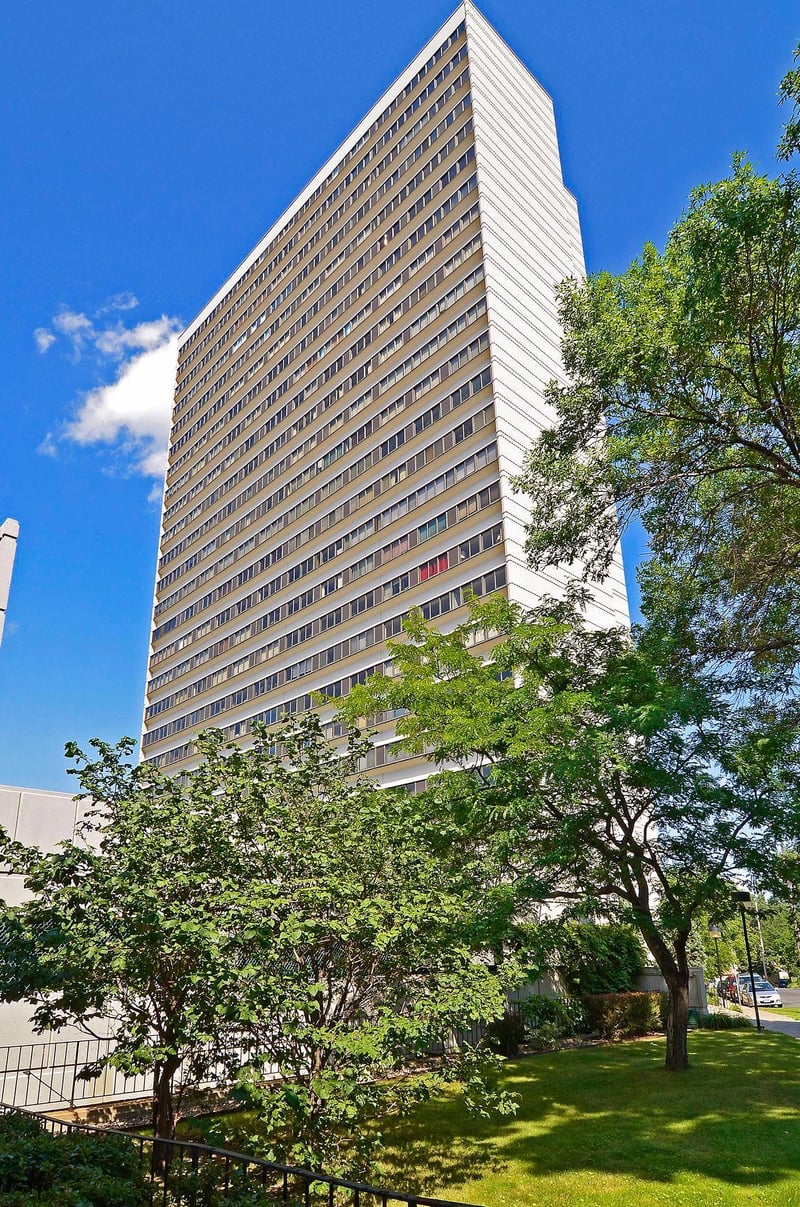 1920 S 1st St #1207, Minneapolis, MN 55454