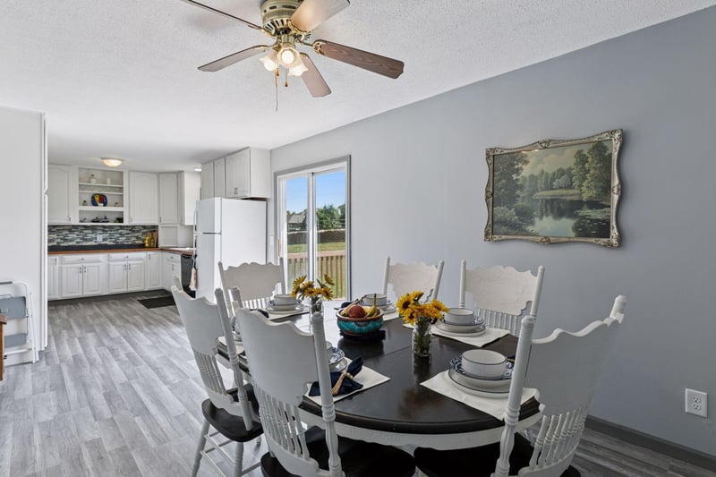 122 Trilane Dr, Norwood Young America, MN 55397