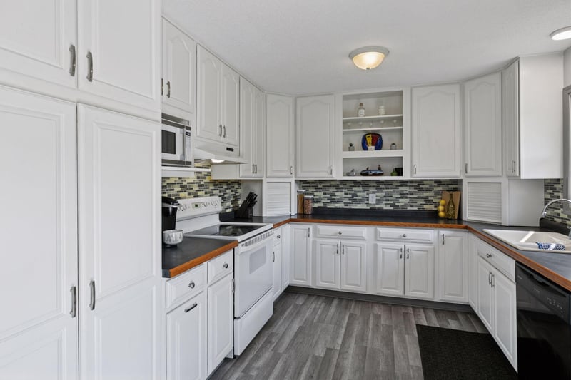 122 Trilane Dr, Norwood Young America, MN 55397