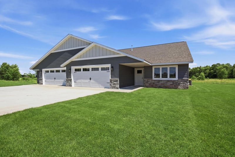 381 Old Glory Dr NE, Alexandria, MN 56308