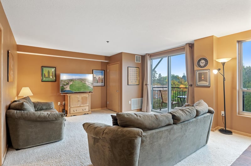 1502 5th St N #403, Hopkins, MN 55305