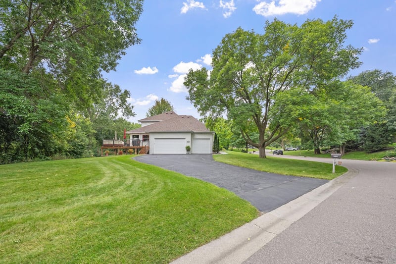 10395 31st Ave N, Plymouth, MN 55441