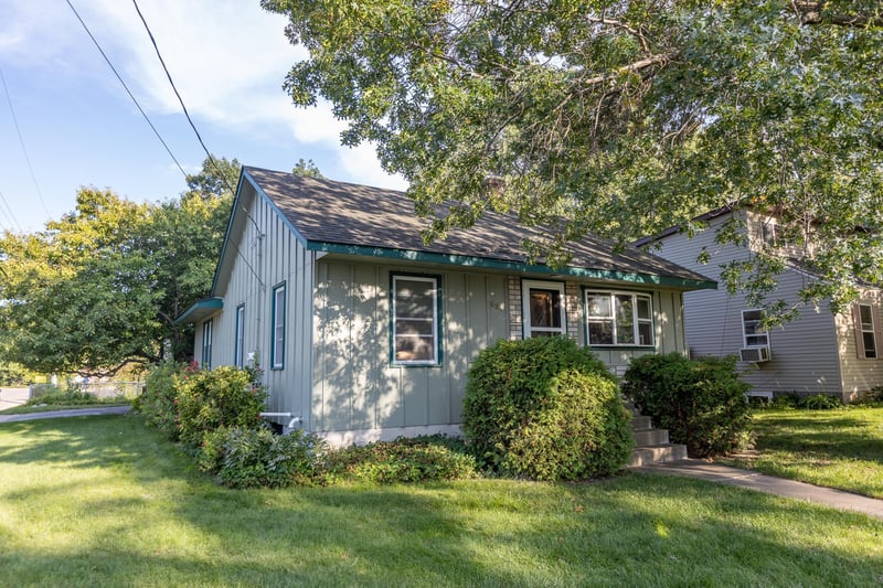 694 6th Ave, Newport, MN 55055