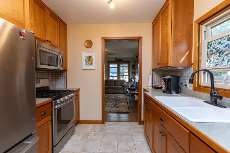 694 6th Ave, Newport, MN 55055