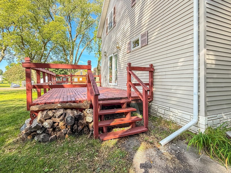 211 W Sherman St, Ceylon, MN 56121