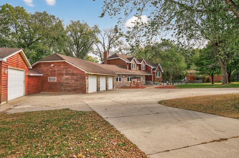 10500 Kadler Ave NE, Monticello, MN 55362