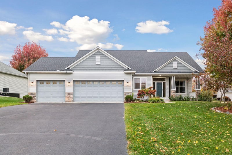 9679 Gander Ln, Minnetrista, MN 55375