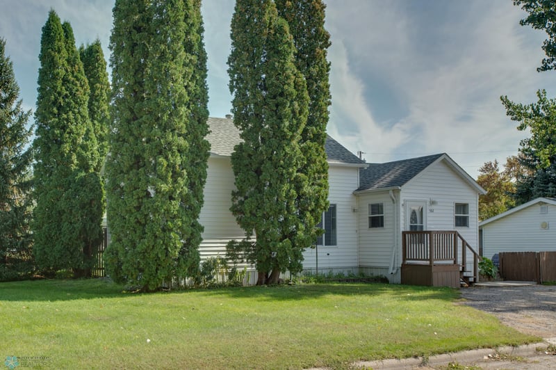 502 3rd St SE, Barnesville, MN 56514