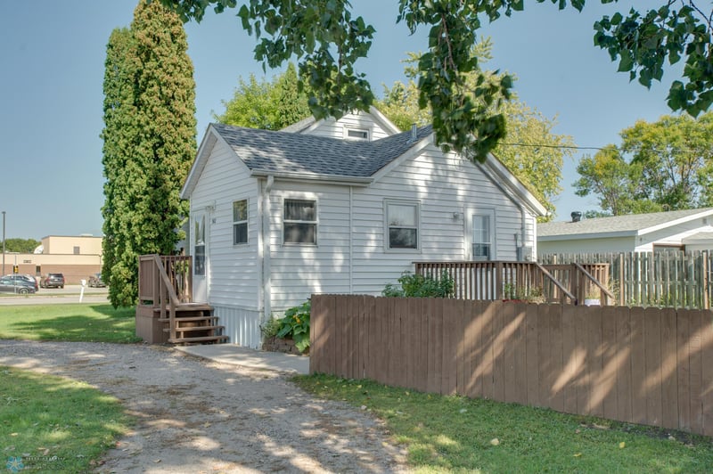502 3rd St SE, Barnesville, MN 56514