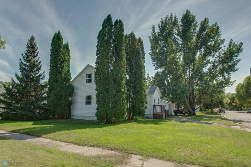 502 3rd St SE, Barnesville, MN 56514