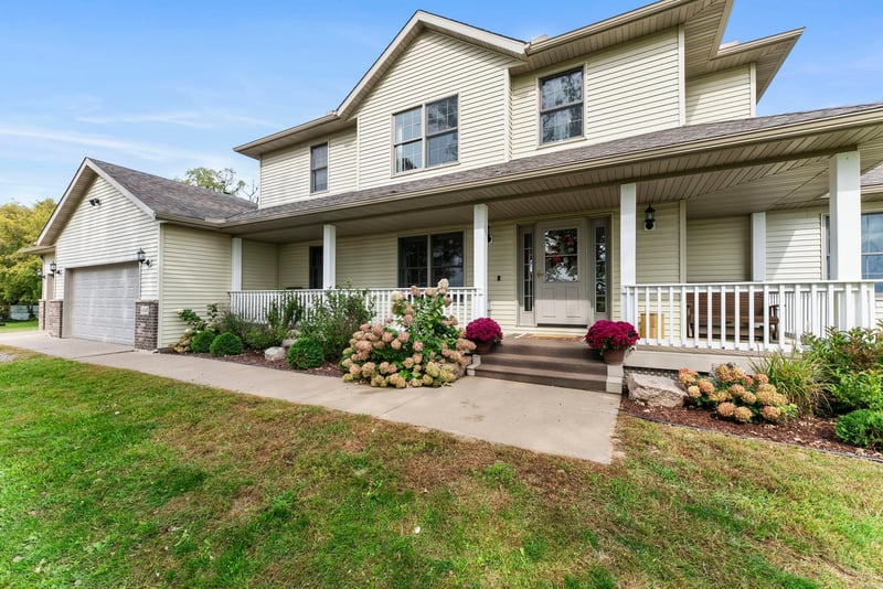4545 349th Ave NE, Cambridge, MN 55008
