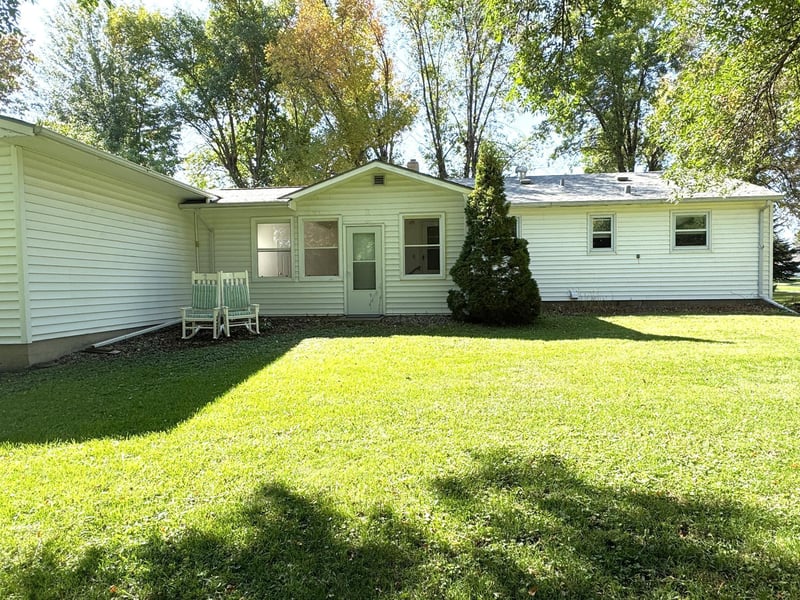 216 3rd St NW, Fosston, MN 56542
