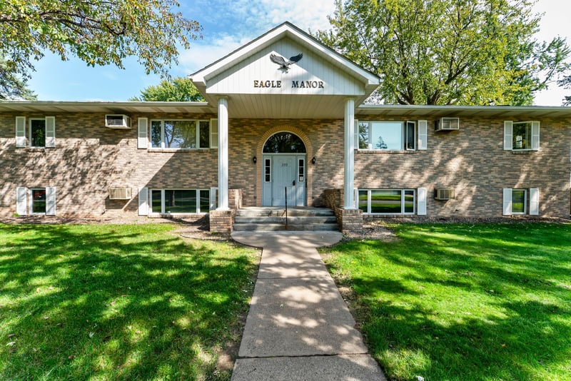 222 Birch St N, Cambridge, MN 55008