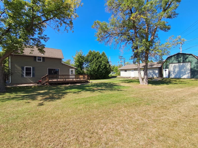102 W Elizabeth Ave, Keewatin, MN 55753