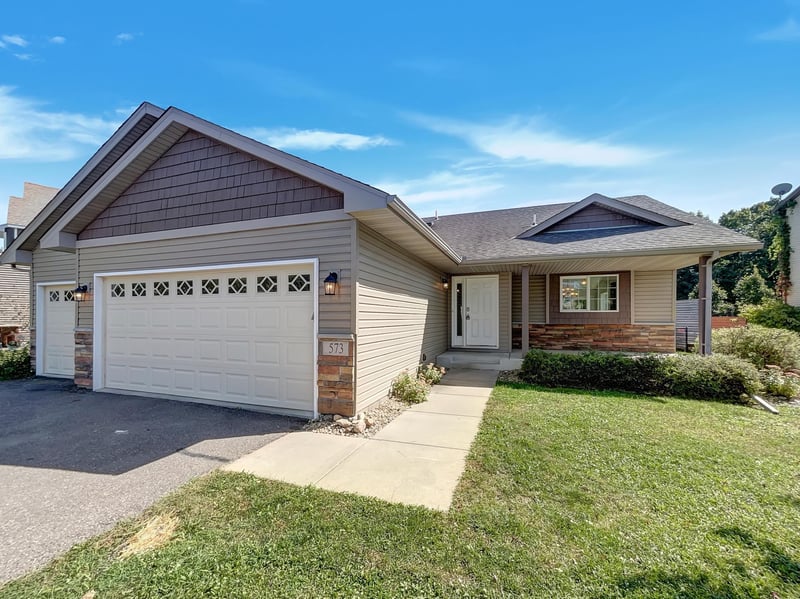 573 Kayla Ln, Hanover, MN 55341