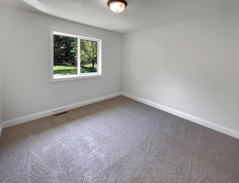 573 Kayla Ln, Hanover, MN 55341