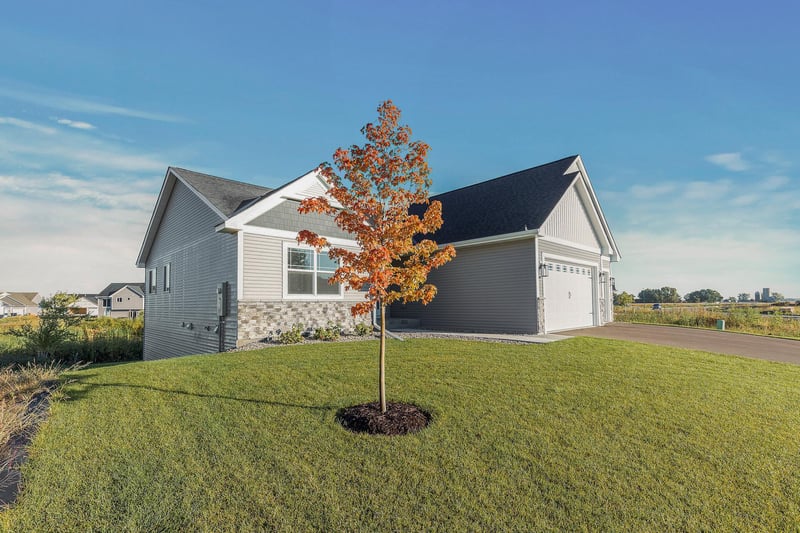225 10th Ave NE, Hutchinson, MN 55350