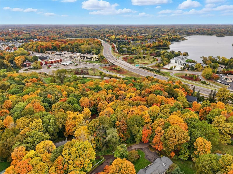 1426 Holdridge Cir, Wayzata, MN 55391