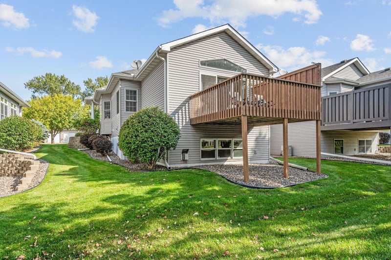 740 Gilfillan Ln, White Bear Twp, MN 55127