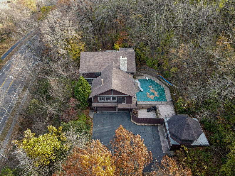 9001 Poplar Bridge Rd, Bloomington, MN 55437