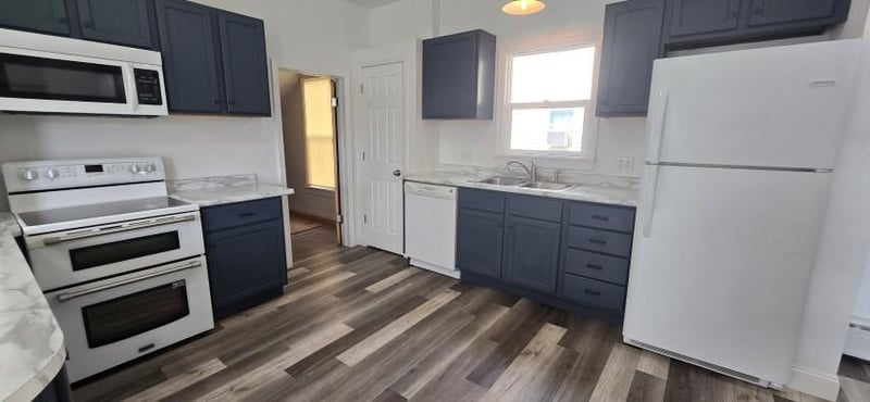 416 Plum St, Lakefield, MN 56150