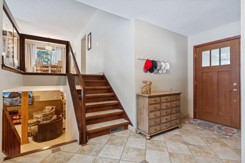 3237 Shores Blvd, Wayzata, MN 55391