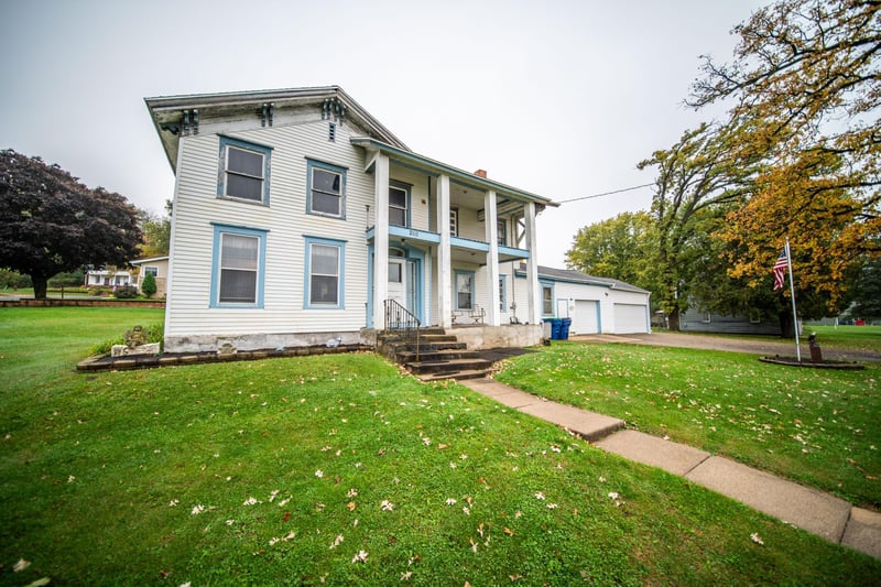 260 E 15th St, Saint Charles, MN 55972