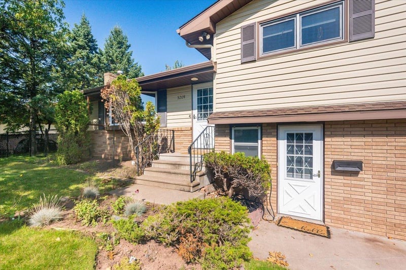 5209 Norwood St, Duluth, MN 55804
