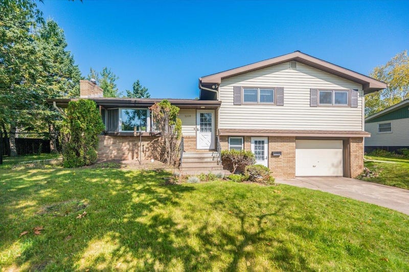 5209 Norwood St, Duluth, MN 55804