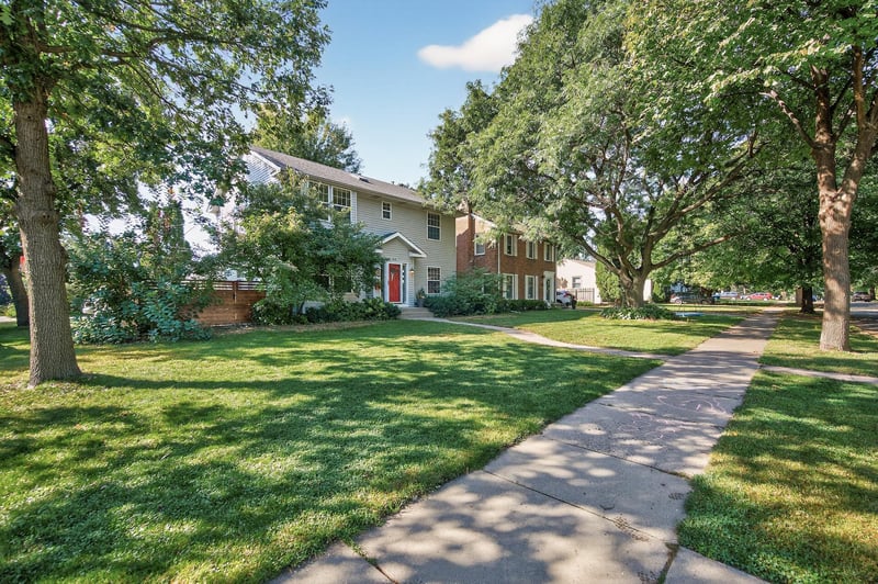 1046 Hoyt Ave W, Saint Paul, MN 55117