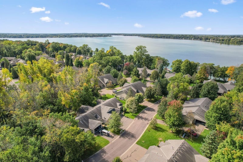 10791 Woodland Dr, Chisago City, MN 55013