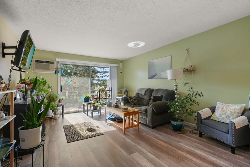 2800 Hillsboro Ave N #203, New Hope, MN 55427