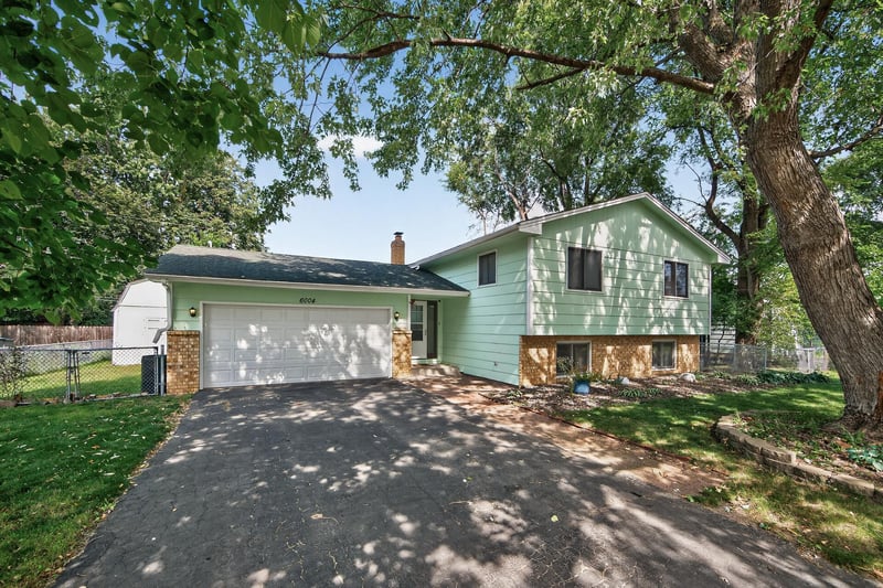 6004 69th Ave N, Brooklyn Park, MN 55429