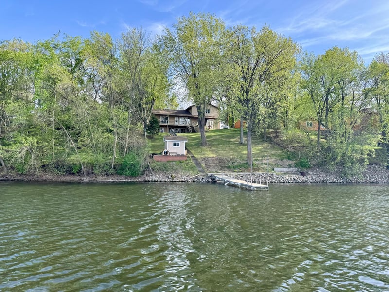 19526 Elmcrest Rd, Richmond, MN 56368