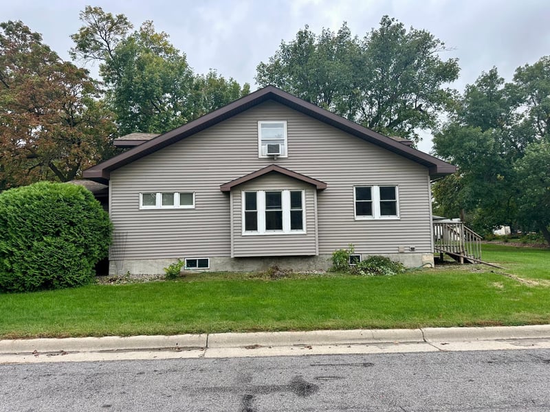 431 Douglas Ave E, Hector, MN 55342