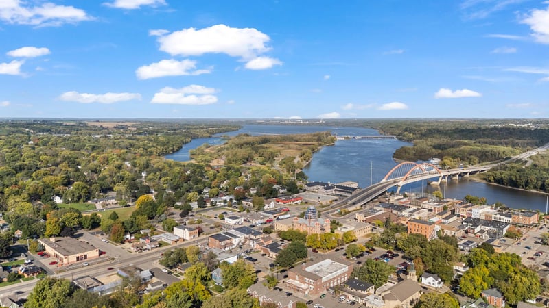 407 Vermillion St, Hastings, MN 55033