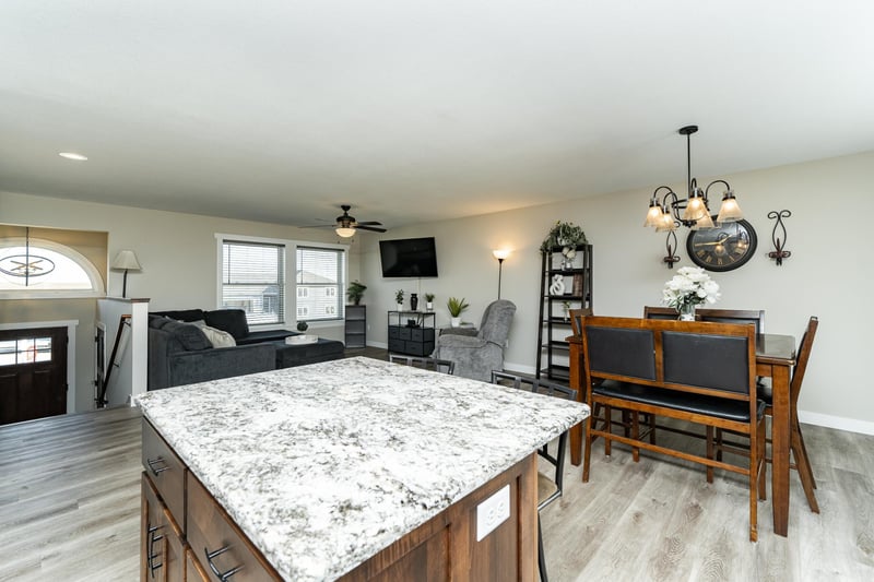 615 7th Ave NE, Plainview, MN 55964