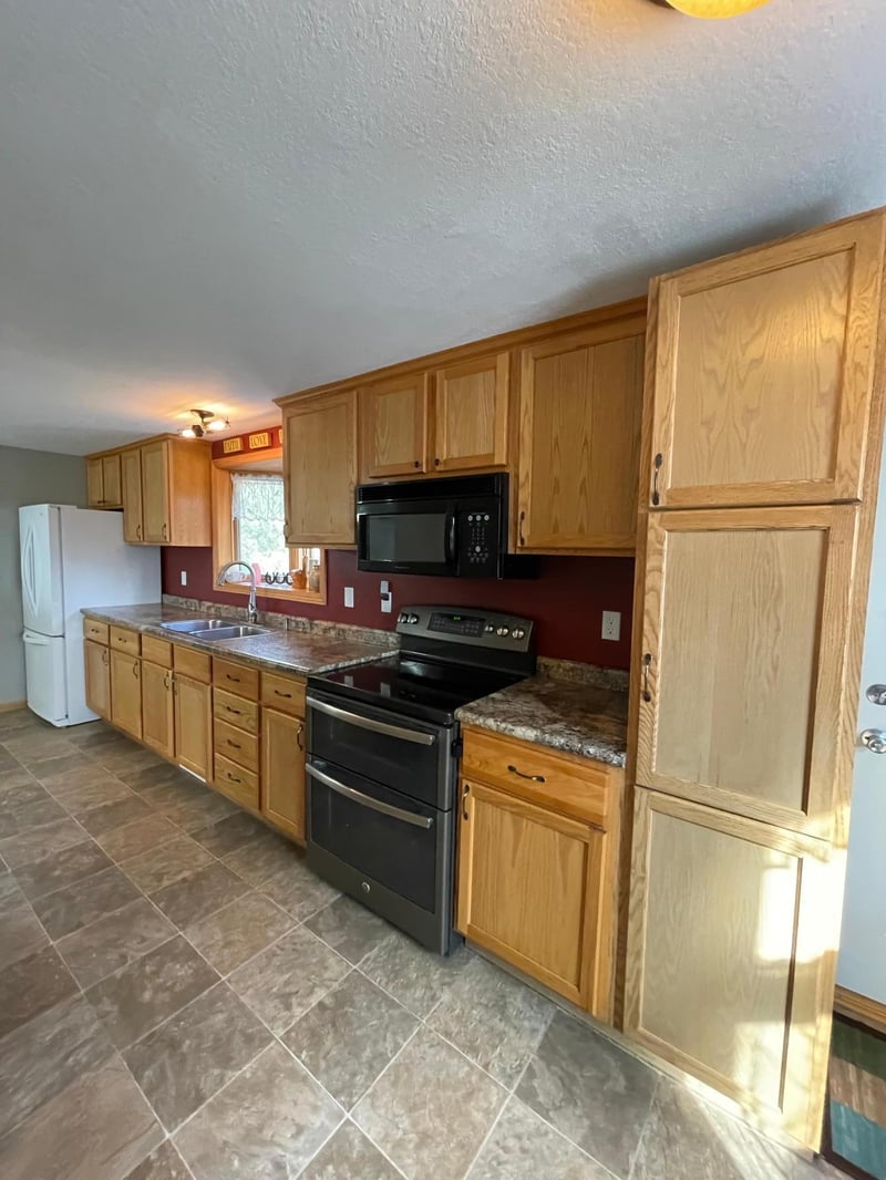 310 E Main St, Parkers Prairie, MN 56361