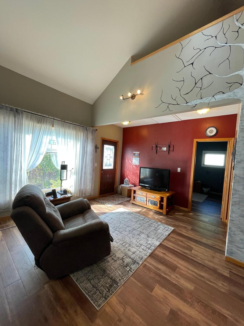 310 E Main St, Parkers Prairie, MN 56361