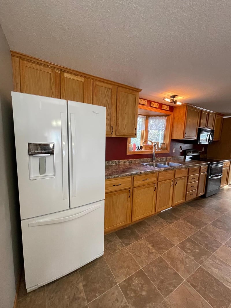 310 E Main St, Parkers Prairie, MN 56361